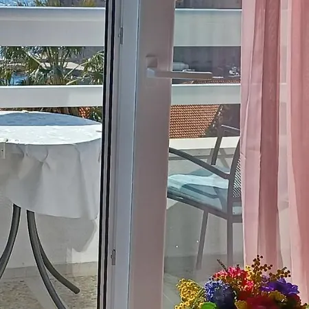 Apartment Captivating 1-bed In Dubrovnik